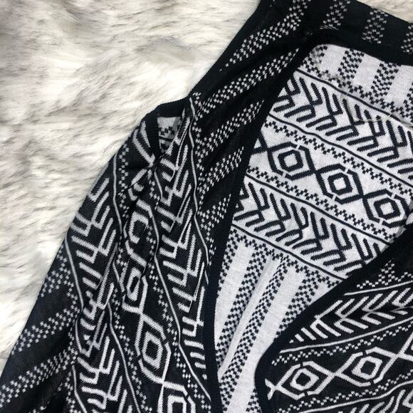 NWT Charming Charlie Black & White Cardigan Sweater - Picture 3 of 7